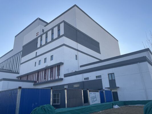 Prefabrykowana rama ocynkowana ogniowo o powierzchni 1000 metrów kwadratowych Warsztat logistyczny Budynek przemysłowy Budynek komercyjny Konstrukcja stalowa Magazyn